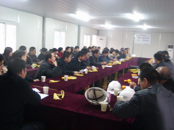 南京棲霞區(qū)馬群街道辦到我公司進(jìn)行了考察，開展了有關(guān)科學(xué)發(fā)展觀的研討會(huì)